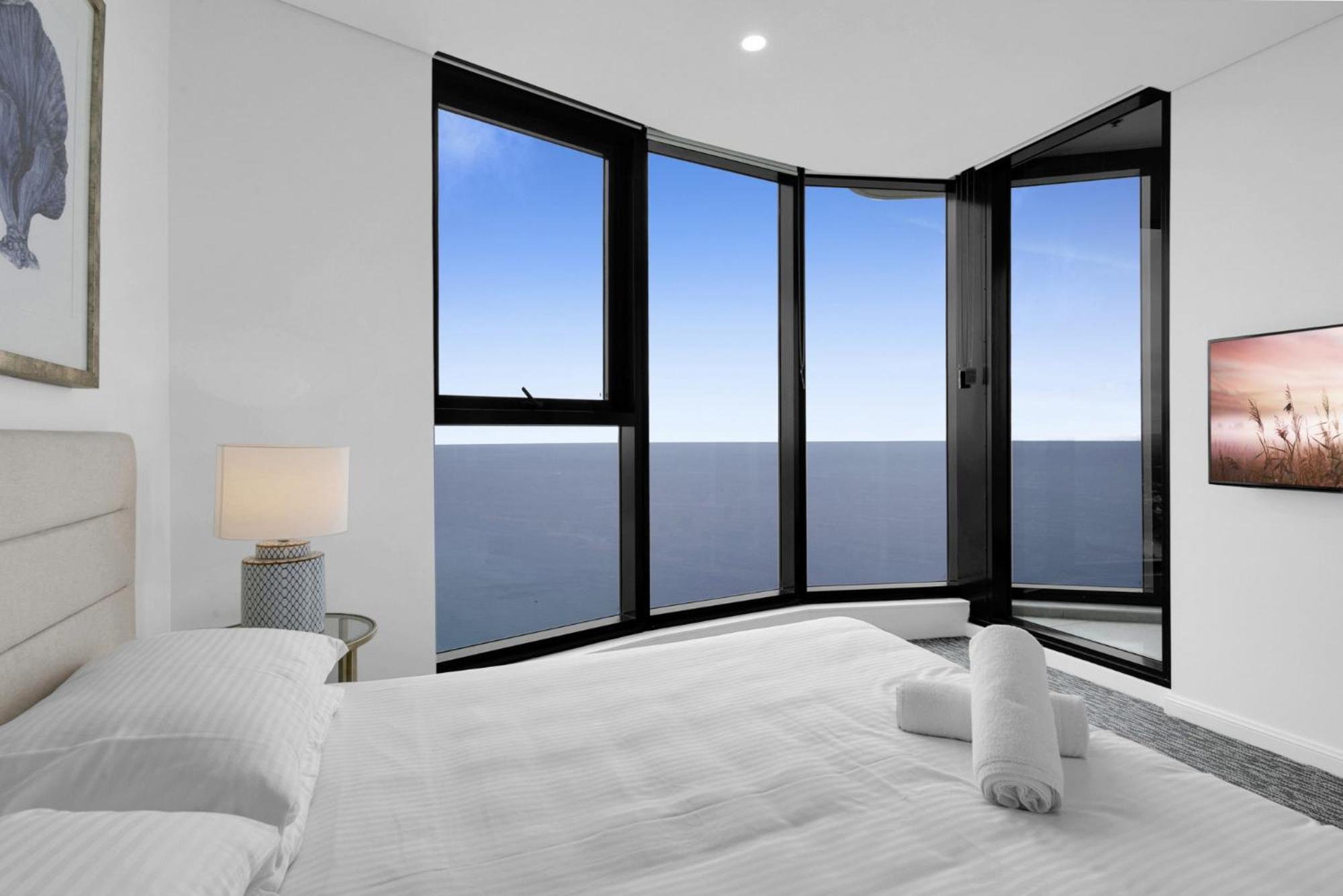 Apartment 71st Floor Premium With Expansive Ocean Views *