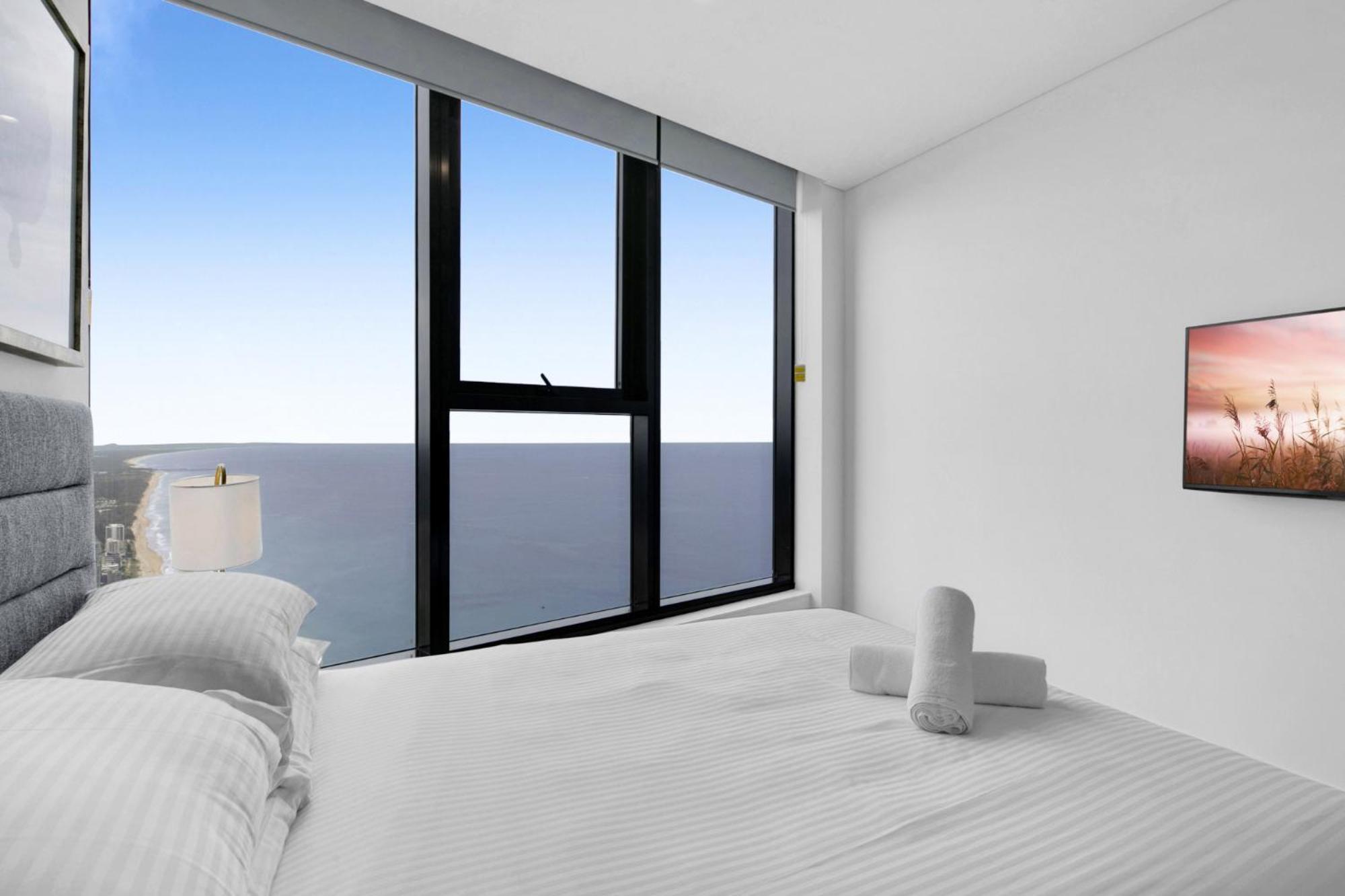 71st Floor Premium With Expansive Ocean Views Apartment
