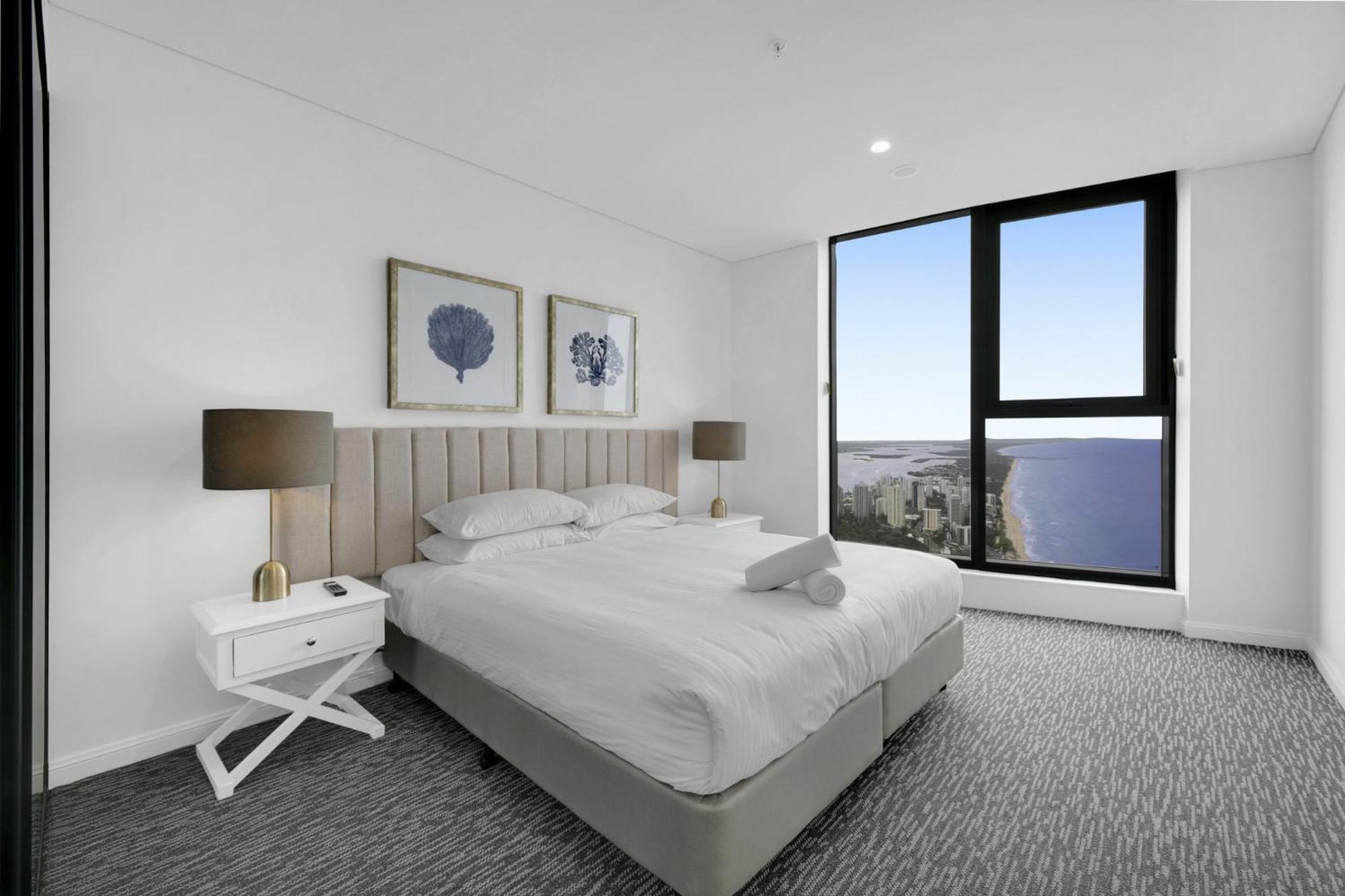 Apartment 71st Floor Premium With Expansive Ocean Views *